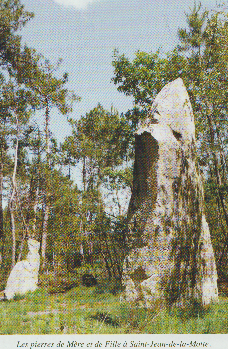 Photo les pierres de mere et la fille a saint jean de la motte copie